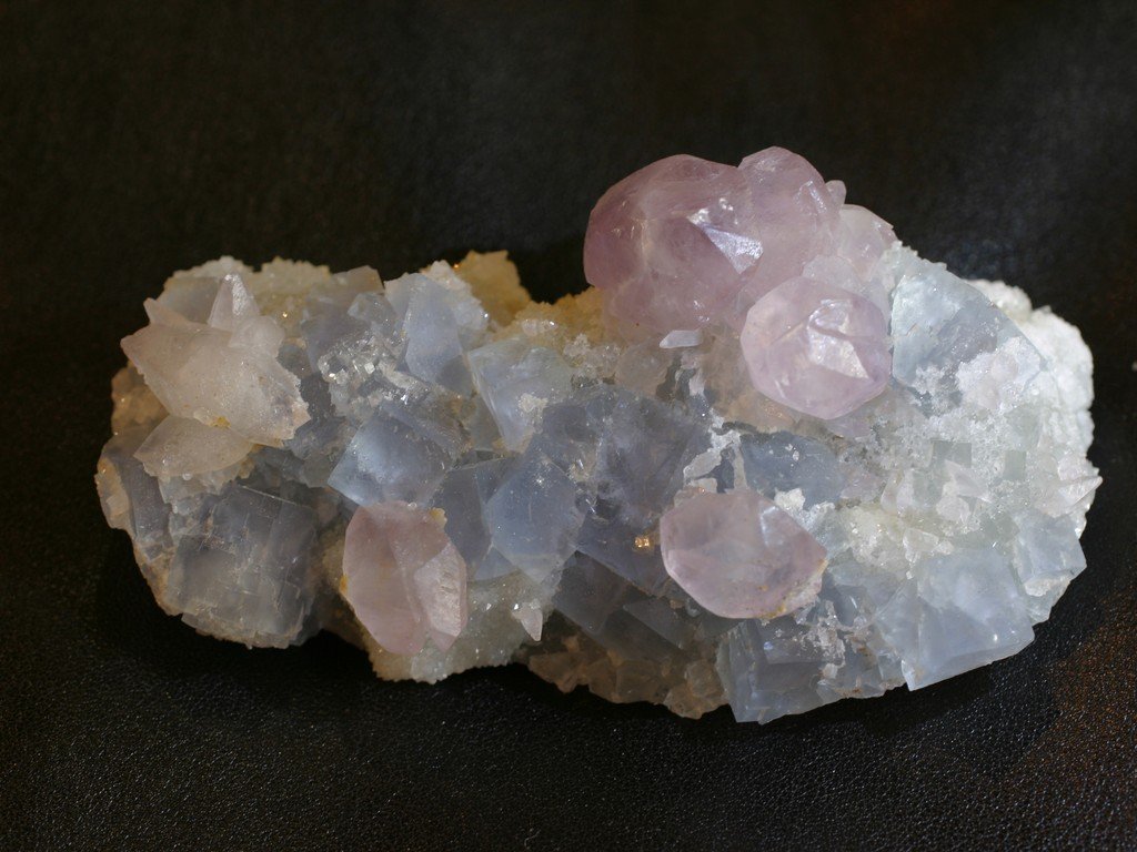 Fluorita
100 x 45 mm
(Autor: Ramon A  Lopez Garcia)