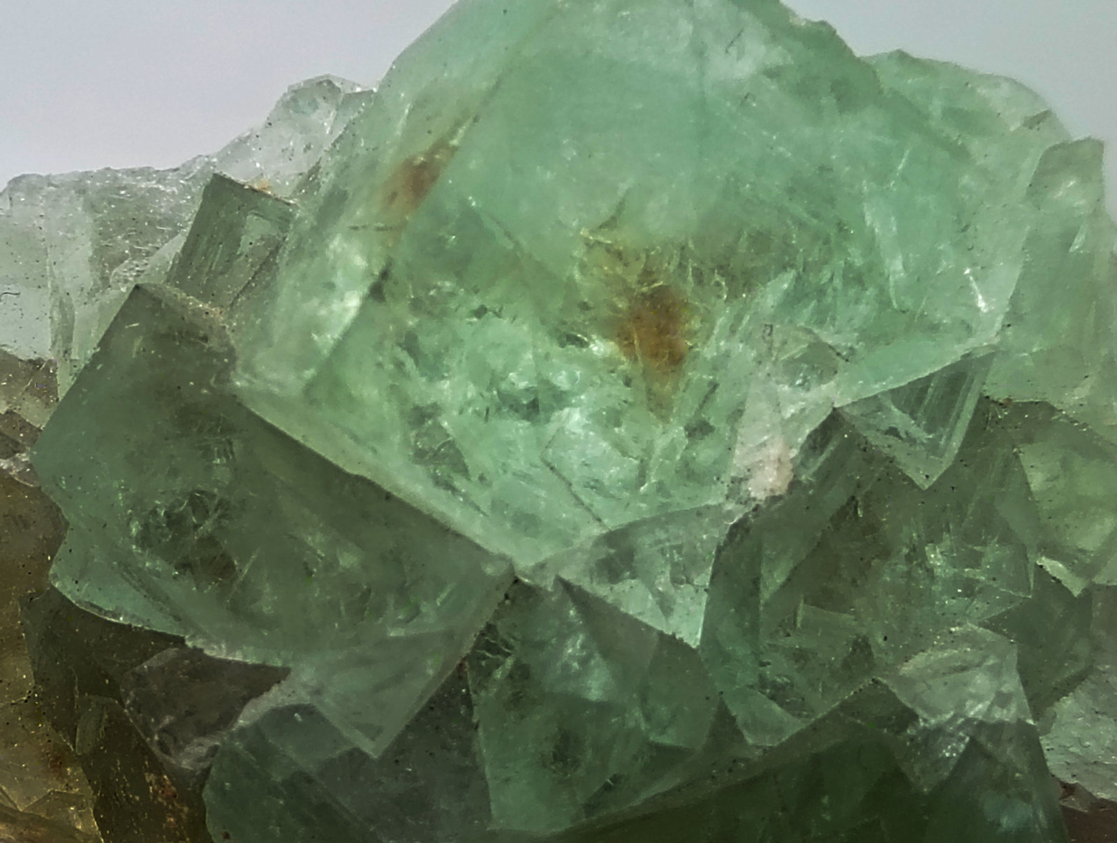 Fluorita
80x45x34 mm.
(Autor: Luis Edmundo Sánchez Roja)