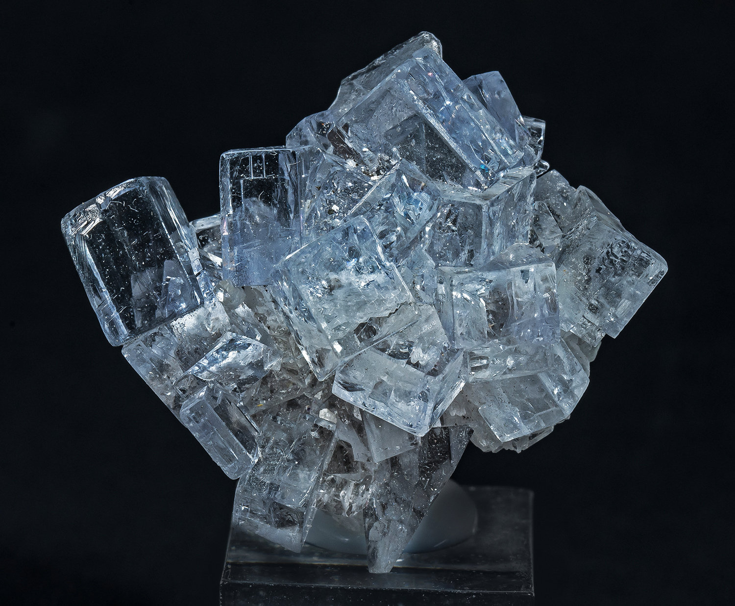 Fluorita con Barita
3.7 × 3.6 × 2.1 cm
(Autor: Jordi Fabre)