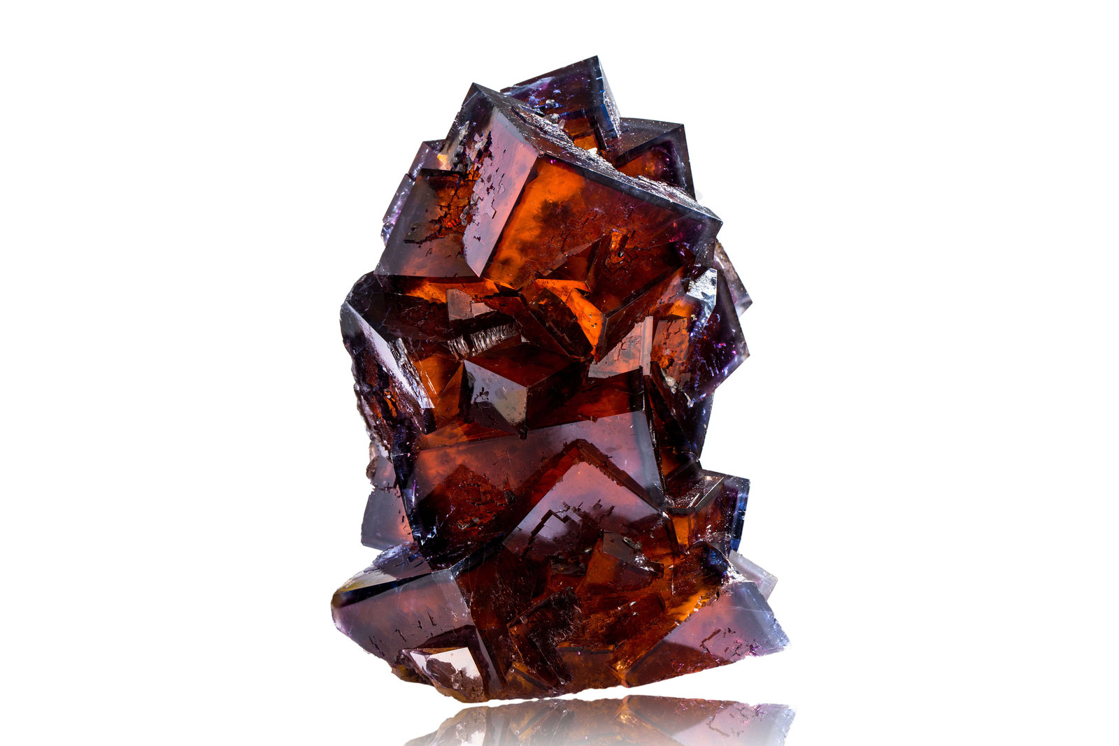Fluorita
16 x 15 x 22 cm / Cristal principal: 10 cm.
(Autor: Museo MIM)