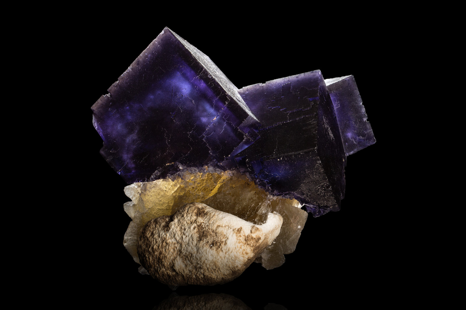 Fluorita, Barita
15.5 x 16.5 x 11 cm / Cristal principal: 11.2 cm.
(Autor: Museo MIM)