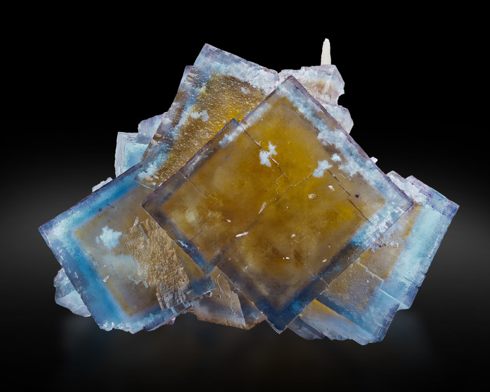 Fluorita
6 x 6 x 8 cm / Cristal principal: 5.2 cm
(Autor: Museo MIM)