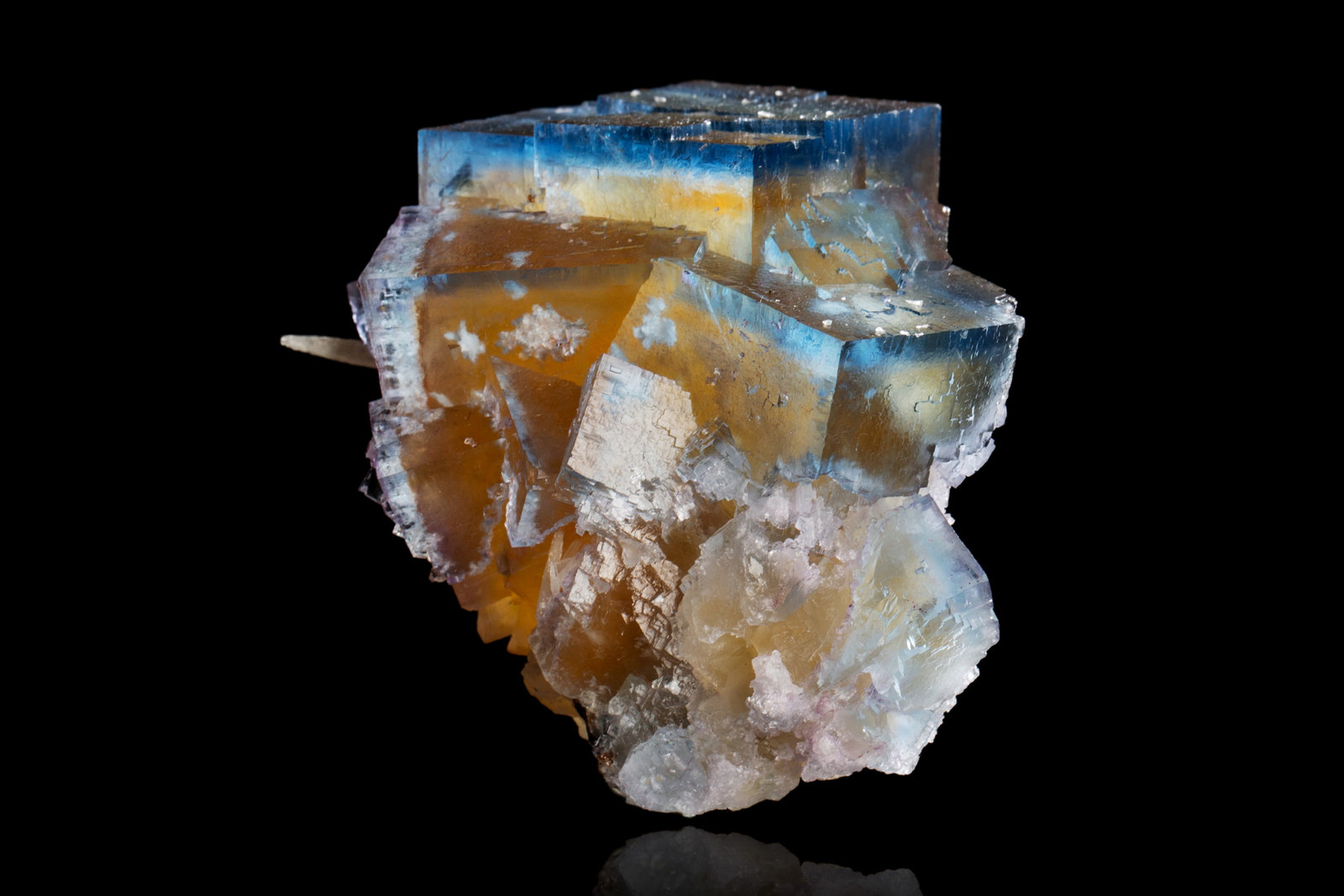 Fluorita
6 x 6 x 8 cm / Cristal principal: 5.2 cm
(Autor: Museo MIM)