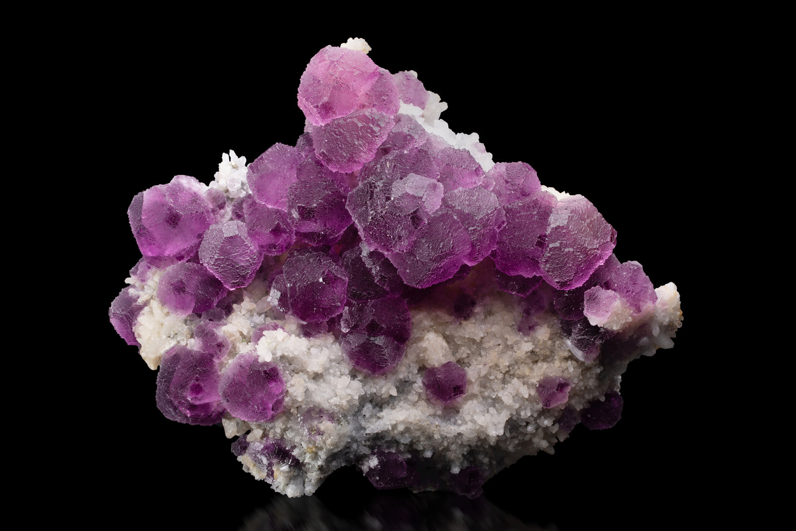 Fluorita
25.5 x 9 x 21 cm / cristal principal: 4.2 cm
(Autor: Museo MIM)