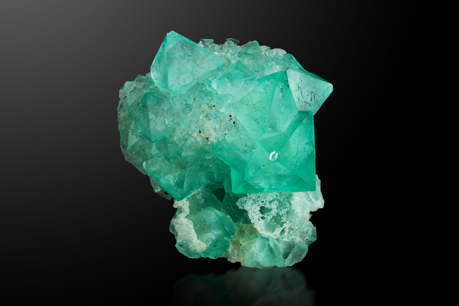 Fluorita
8 x 5 x 9.5 cm / cristal principal: 3.9 cm
(Autor: Museo MIM)