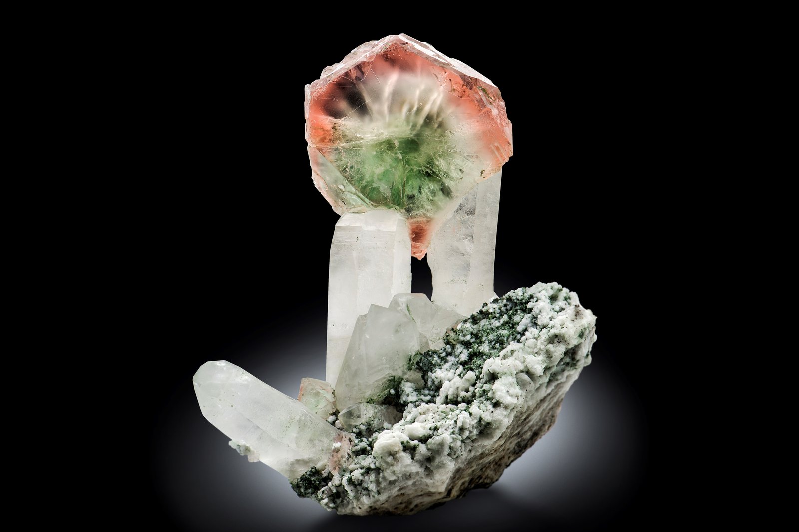 Fluorita con Cuarzo
18 x 18 x 18.5 cm / Cristal principal: 10.7 cm.
(Autor: Museo MIM)