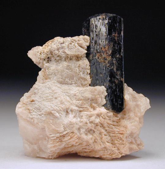Fluoro-richterita
4,5 x 4 x 2 cm
(Autor: Antonio Alcaide)
