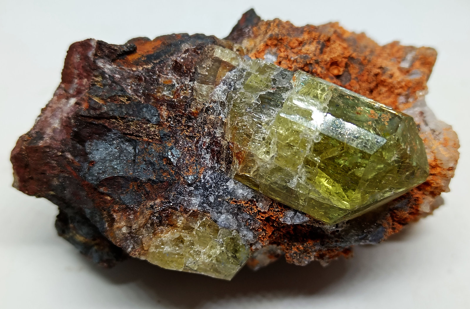 Fluorapatito
90x55x50 mm.
(Autor: Luis Edmundo Sánchez Roja)