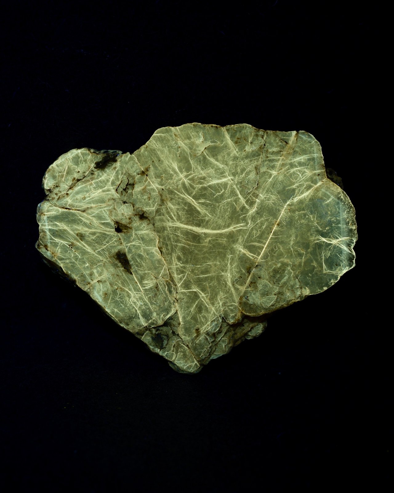 Polilithionita
42 x 35 mm
(Autor: UVmineral)