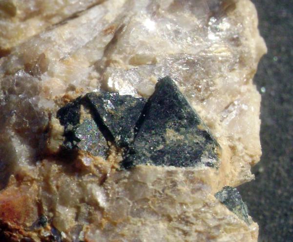 Gahnita
Arista del cristal mayor, 3 mm.
(Autor: usoz)