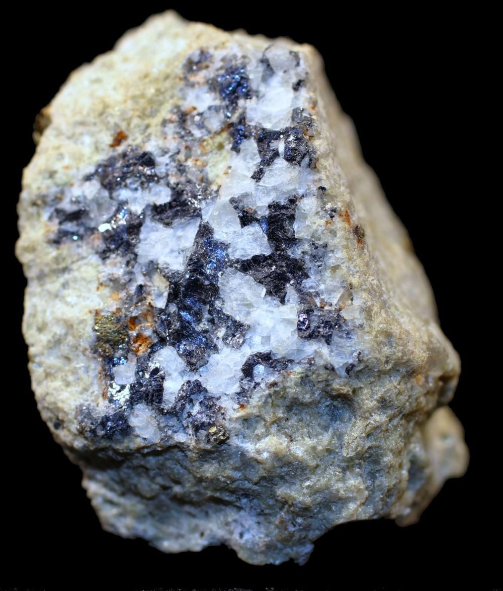 Galena, Pirita, Anglesita
36 x 26 x 24 mm.
(Autor: José Luis Zamora)