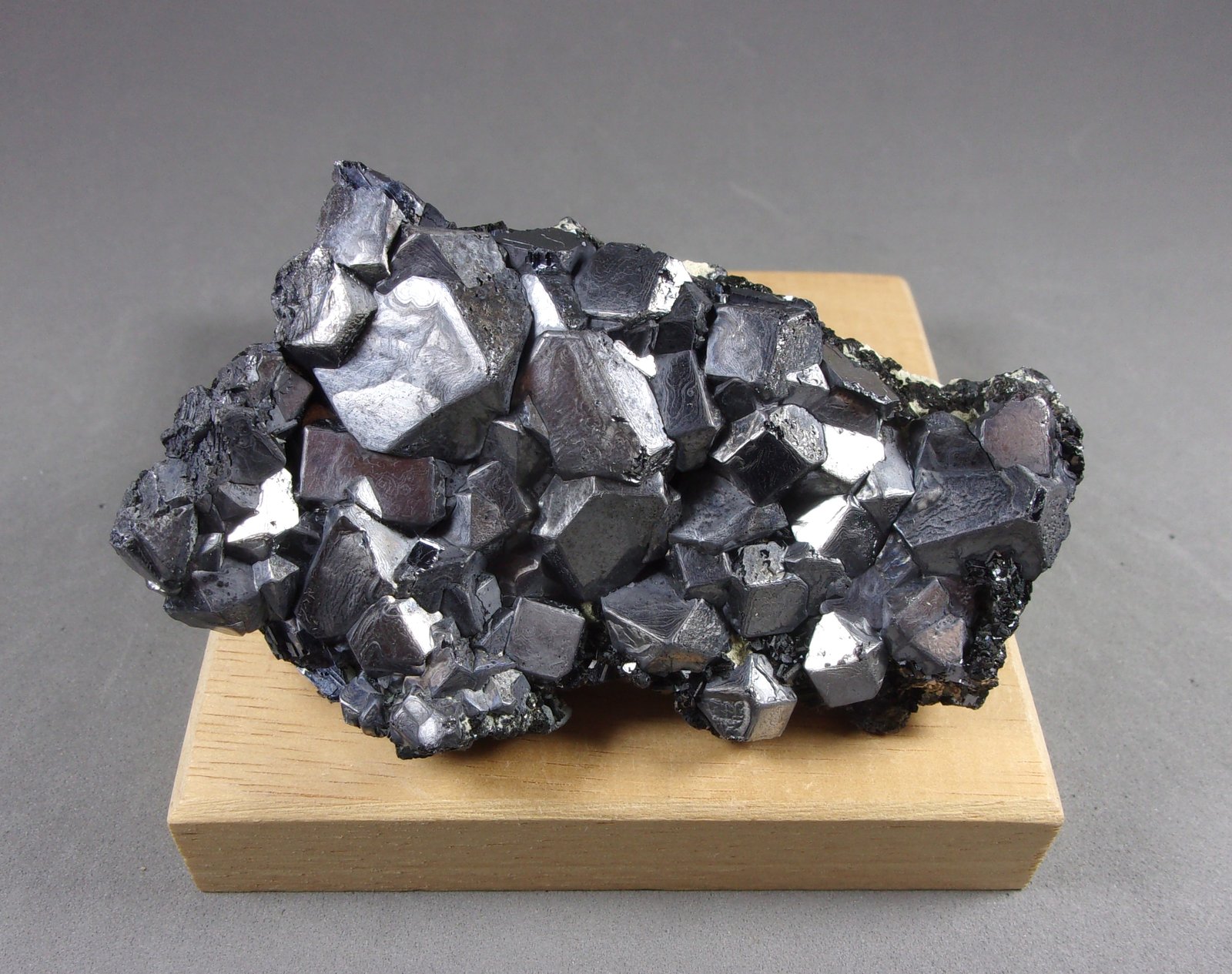 Galena
8,7 x 4,9 x 2,7 cm.
(Autor: J. G. Alcolea)