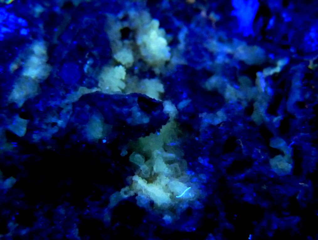 Galena y Cerusita.
70x50 mm.
(Autor: Jesus Franquesa Baucells)