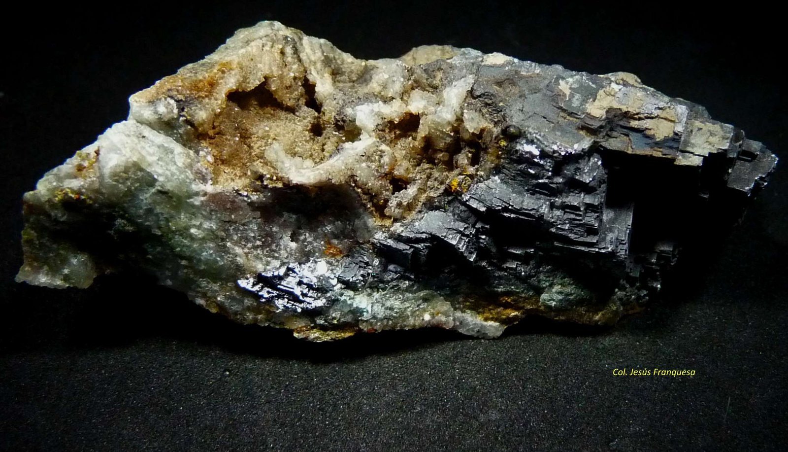 Galena y Cuarzo.
70x35 mm.
(Autor: Jesus Franquesa Baucells)