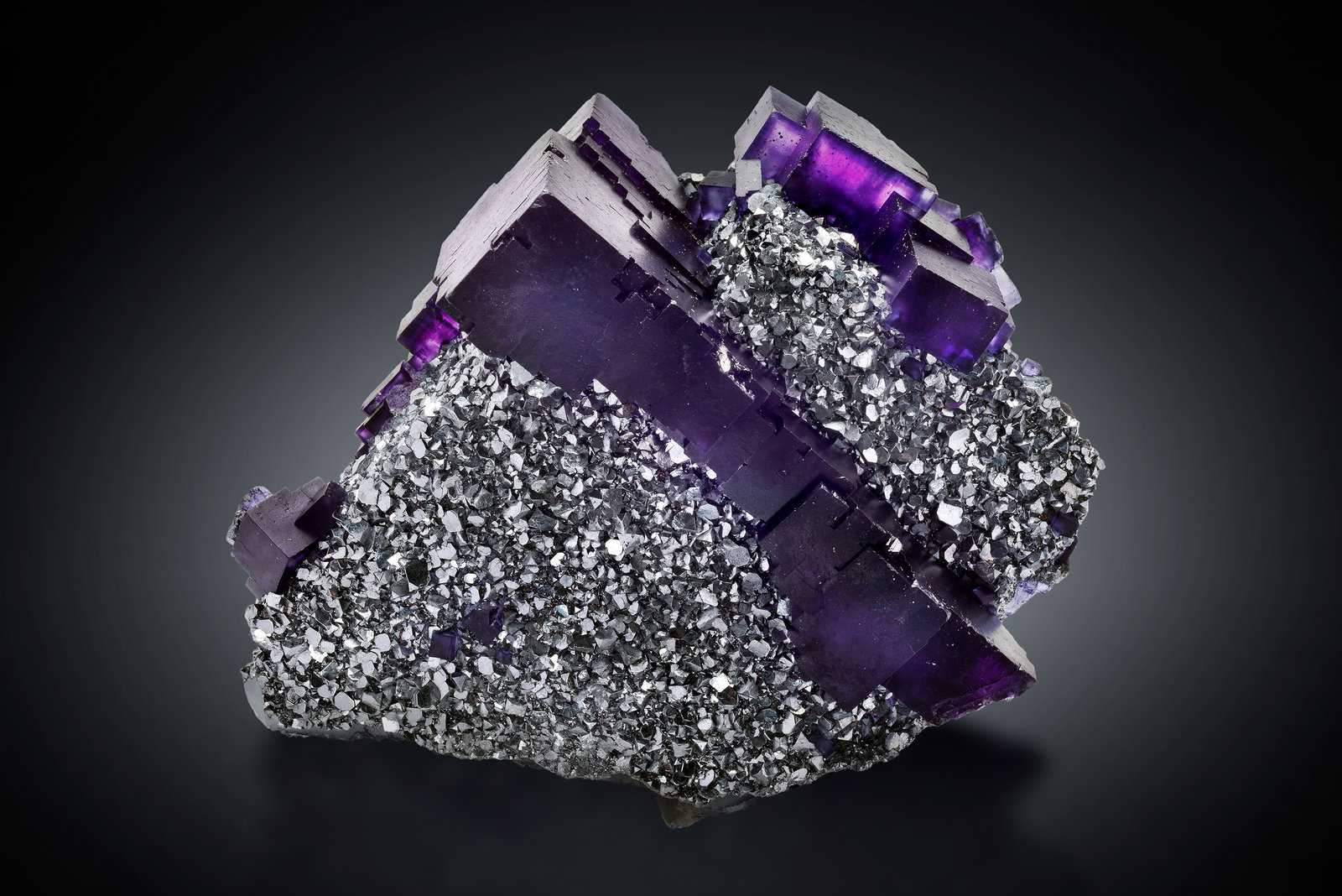 Galena, Fluorita
18.4 x 15.2 x 7.8 cm
(Autor: Museo MIM)