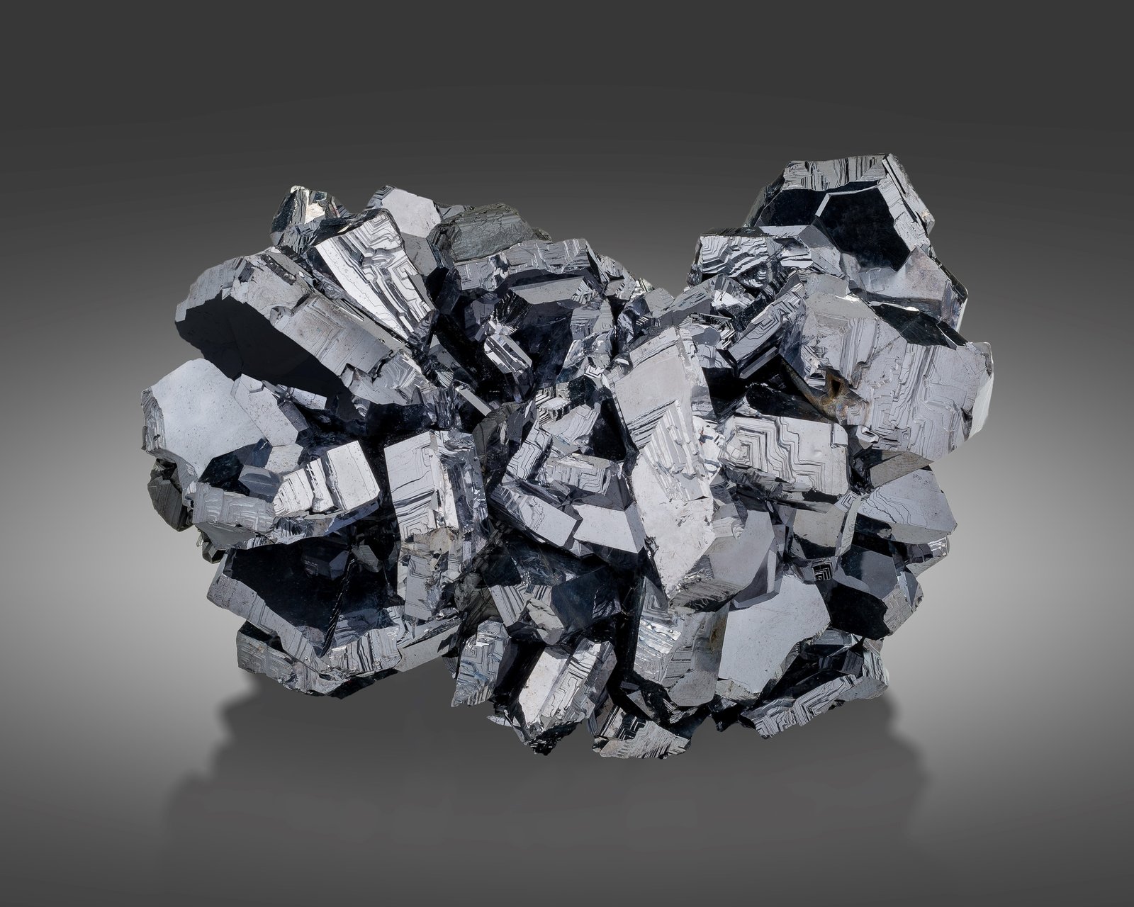 Galena
15 x 10 x 9.5 cm / cristal principal: 4.8 cm
(Autor: Museo MIM)