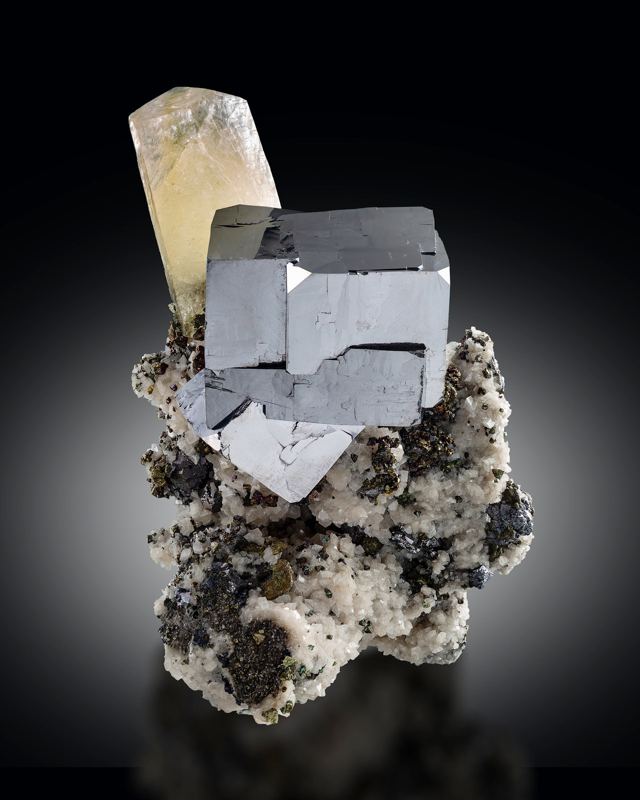 Galena
7 x 7.5 x 10.5 cm / cristal principal: 4.9 cm
(Autor: Museo MIM)
