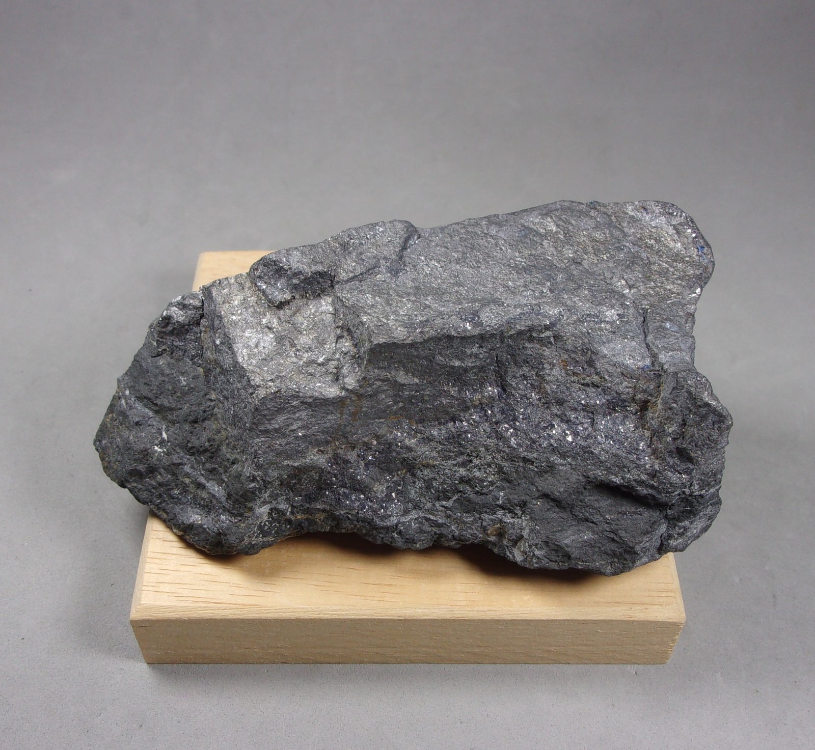 Geocronita
10,1 x 5,6 x 4 cm.  404 g.
(Autor: J. G. Alcolea)