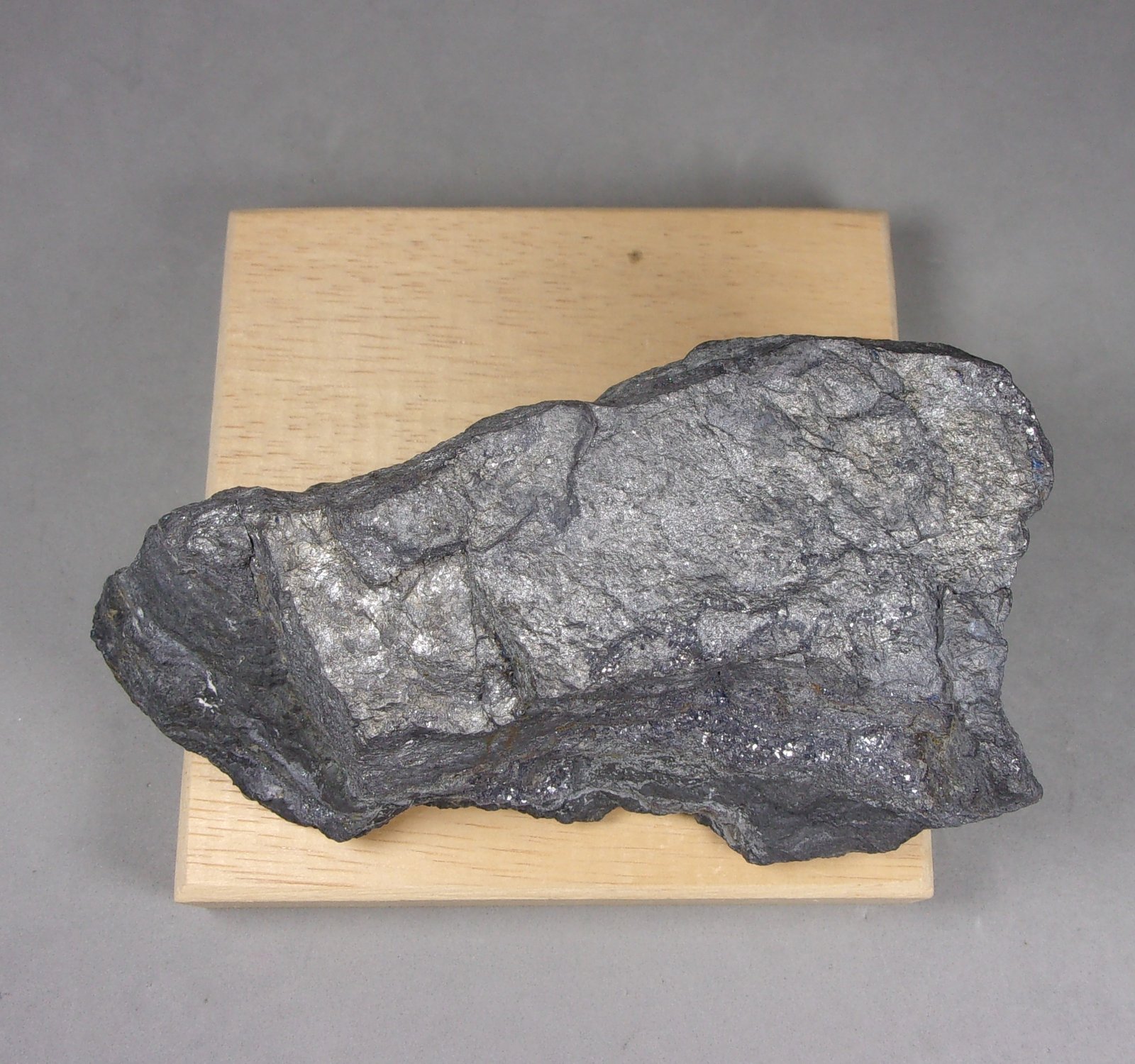 Geocronita
10,1 x 5,6 x 4 cm.  404 g.
(Autor: J. G. Alcolea)