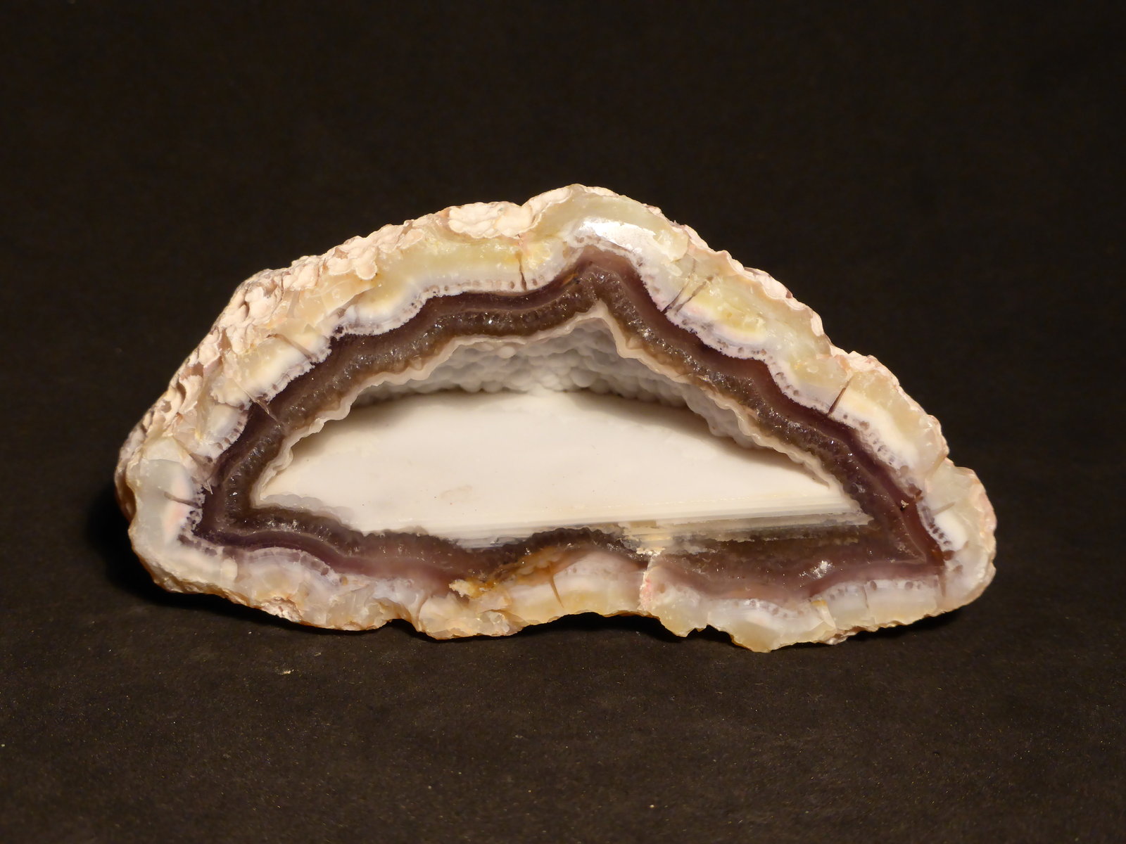 Dolomita y calcita
9x4 cm
(Autor: Ander Ispizua Juan)