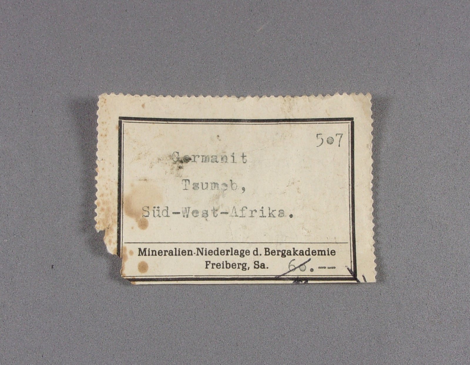 _Etiqueta Germanita (sin analizar)
9,9 x 7,1 x 5,4 cm. 760 g.
(Autor: J. G. Alcolea)