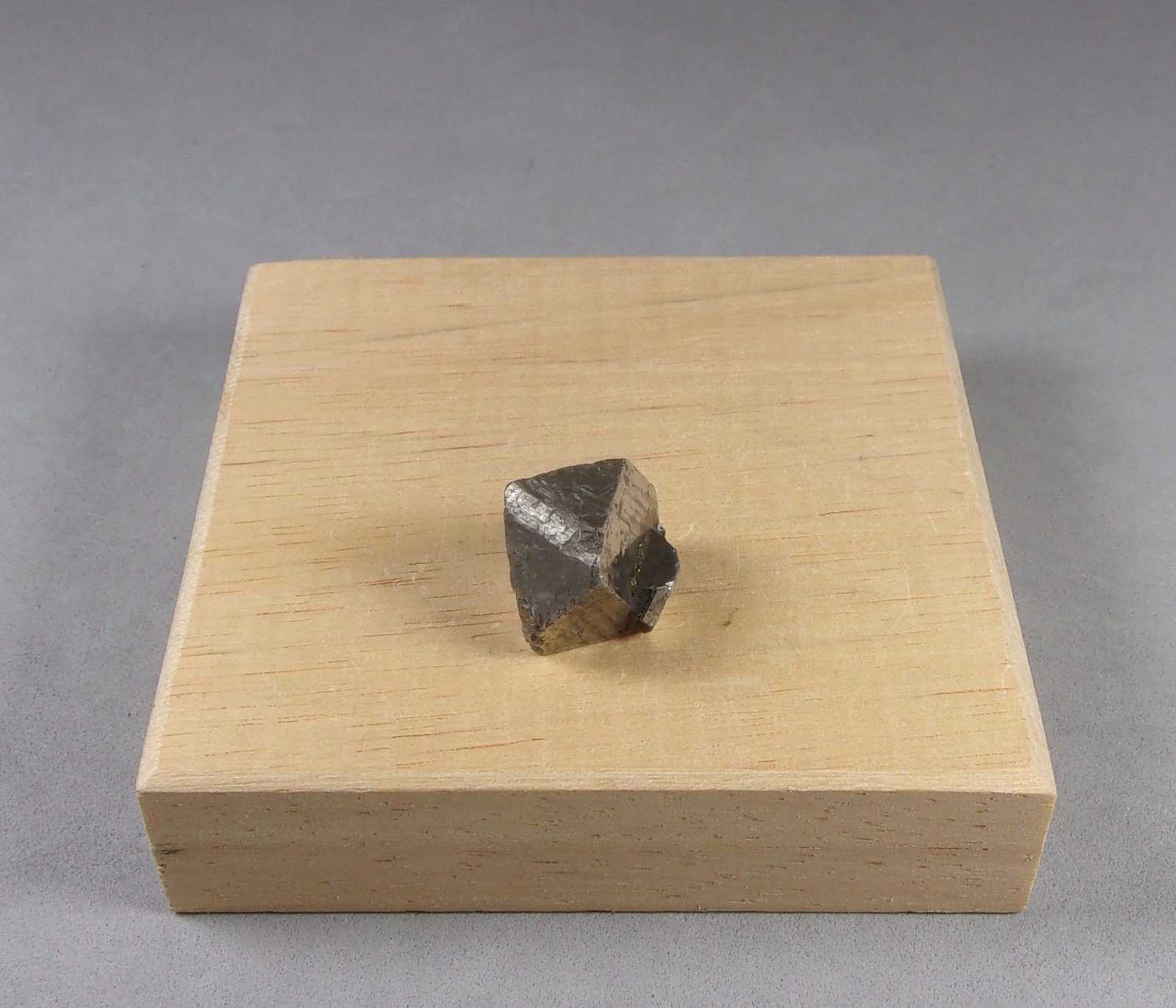 Glaucodoto
1,5 × 1,1 × 1,1 cm.
(Autor: J. G. Alcolea)