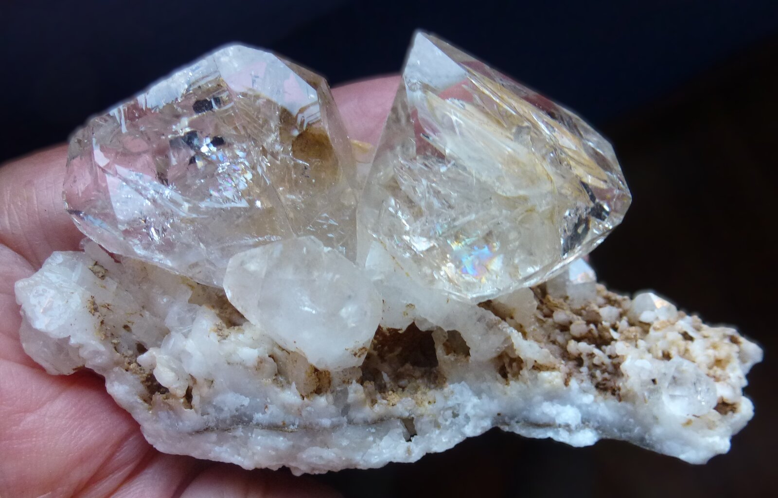 Cuarzo, Calcita
Zona de Gourrama, Caïdat Gourrama, Cercle Er-Rich, Provincia Midelt, Región Drâa-Tafilalet, Marruecos
6 x 3 cm.
(Autor: javier ruiz martin)