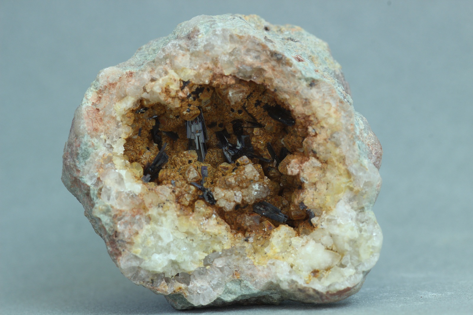 Goethita
26x24x16 mm
(Autor: Juan Espino)