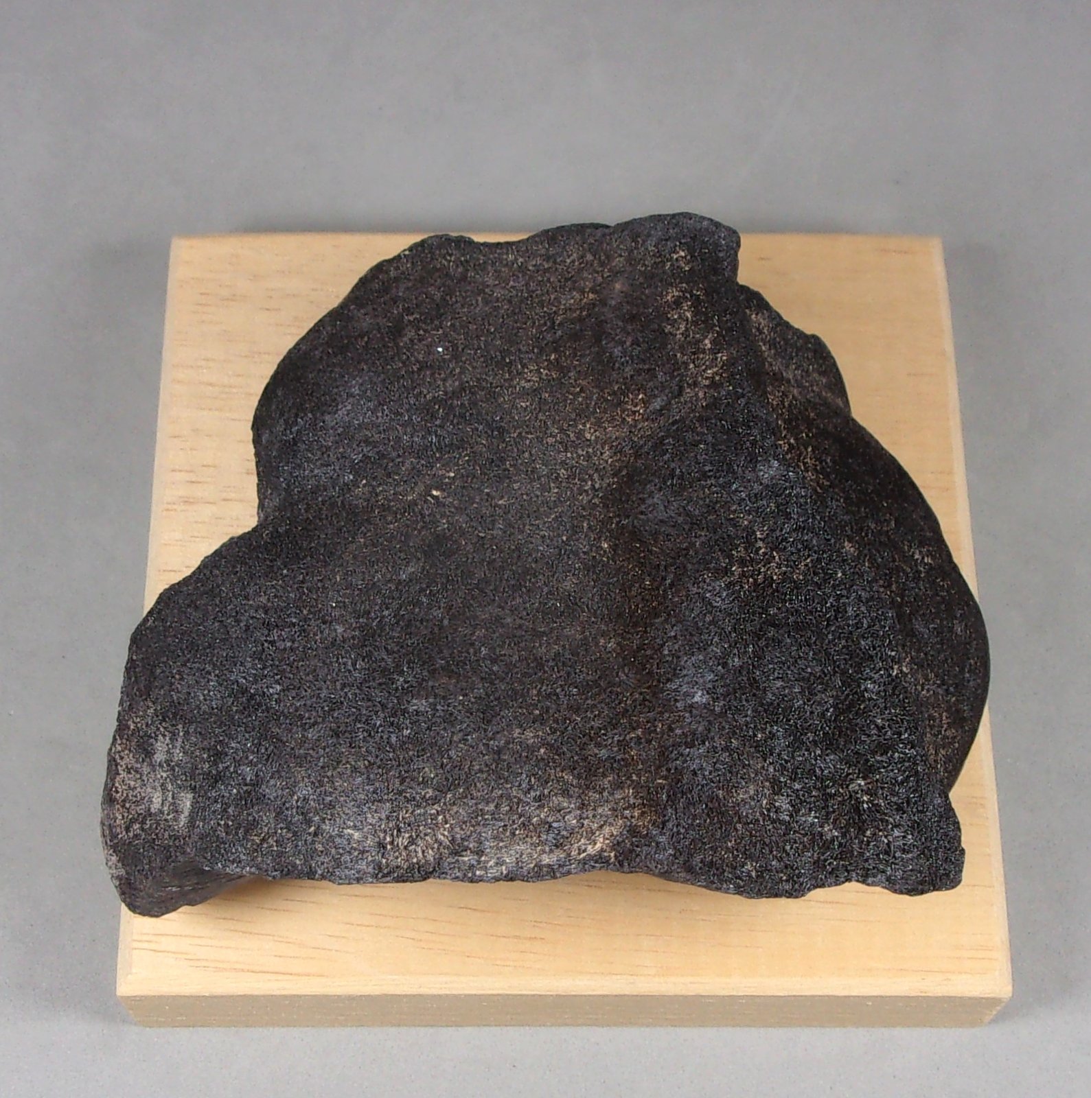 Goethita
8,3 × 6,5 × 3,7 cm.  408 g.
(Autor: J. G. Alcolea)
