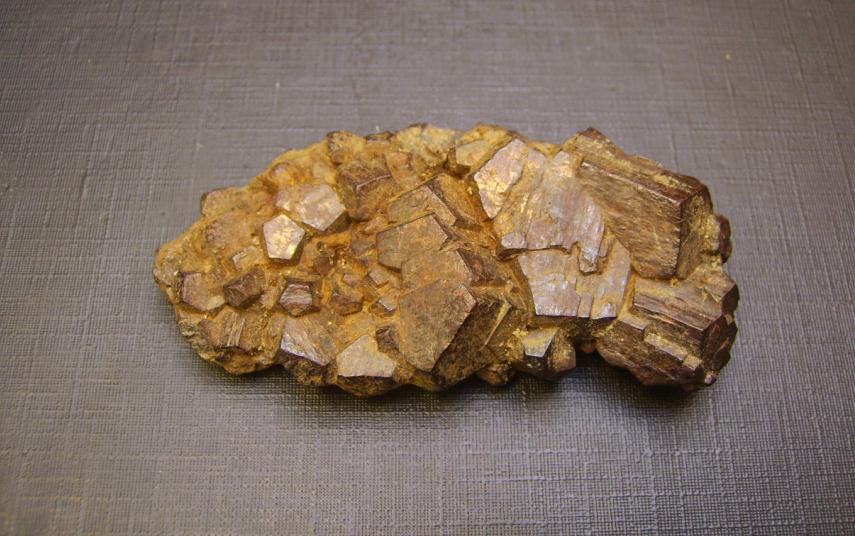 Goethita pseudo Pirita
7 x 3,5 x 1 cm
(Autor: Antonio Alcaide)