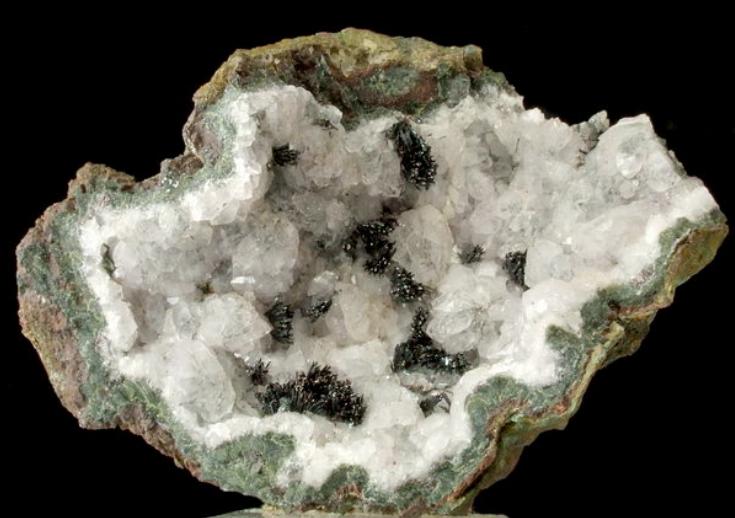 Goethita y Cuarzo
8,5 x 5,5 x 2,5 cm
(Autor: Antonio Alcaide)