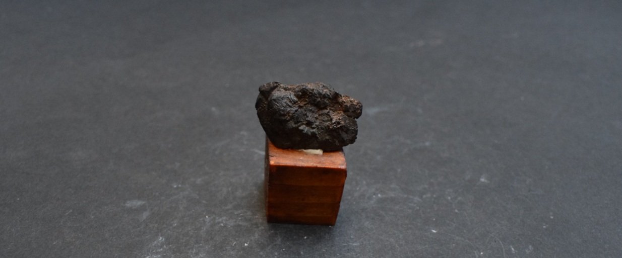 Goethita pseudomórfica de Marcasita
2,5 x 1,5 x 1 cm
(Autor: Antonio Alcaide)