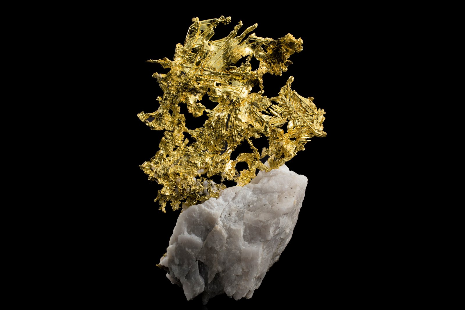 Oro con Cuarzo
6 x 3.5 x 9.5 cm
(Autor: Museo MIM)