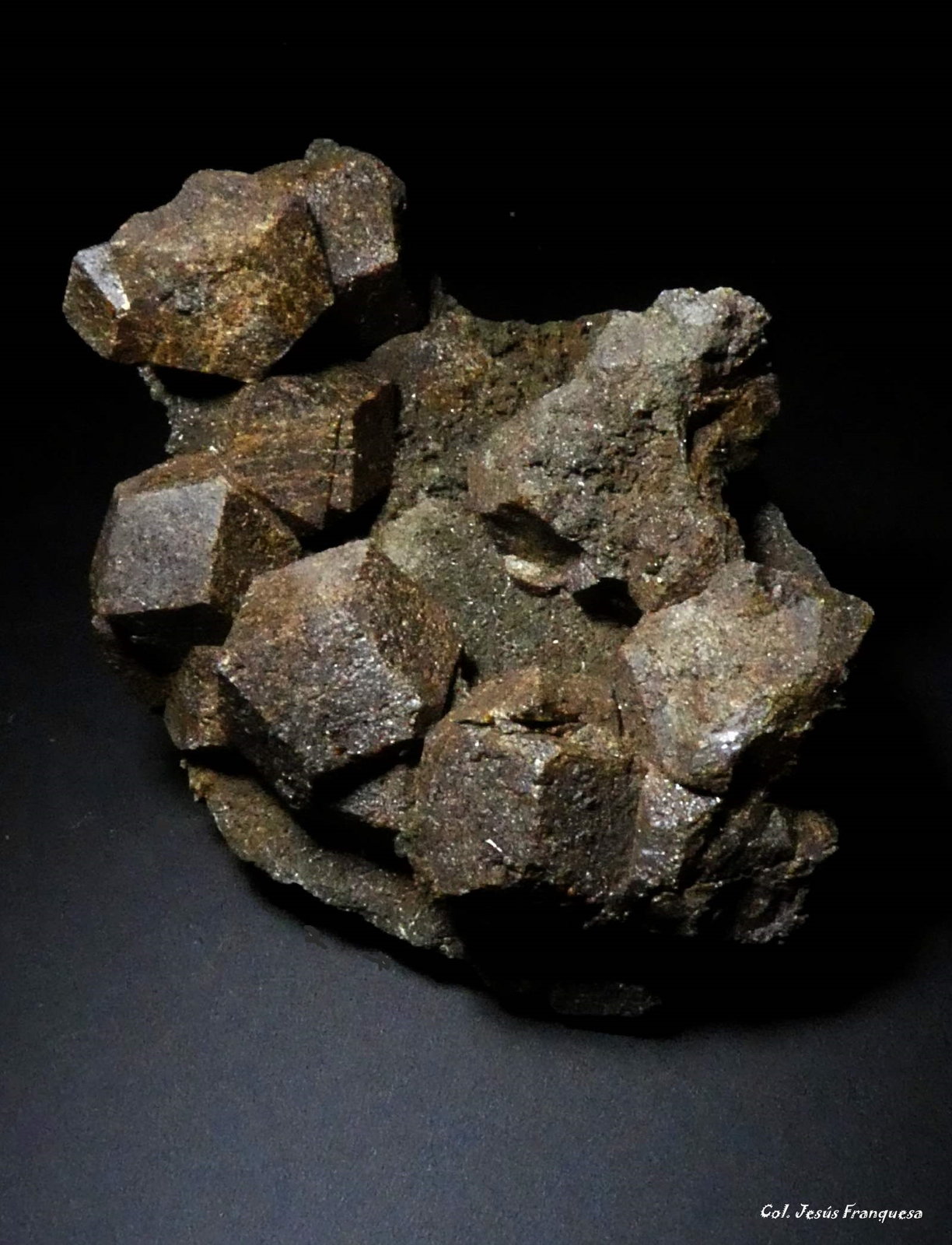 Granate y Epidota.
55x45 mm.
(Autor: Jesus Franquesa Baucells)