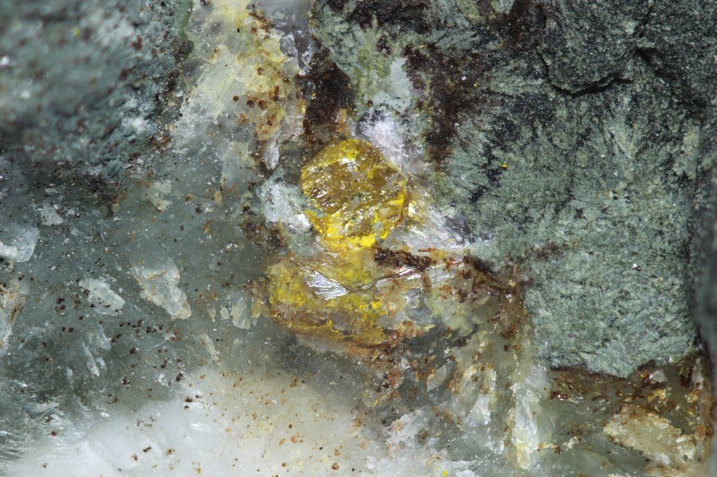 Greenockita
cristal 4mm
(Autor: Ramon A  Lopez Garcia)