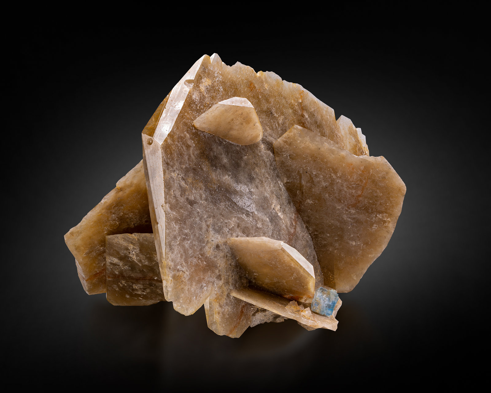 Görgeyita y Halita
16 x 10 x 13 cm / cristal principal: 15.5 cm
(Autor: Museo MIM)