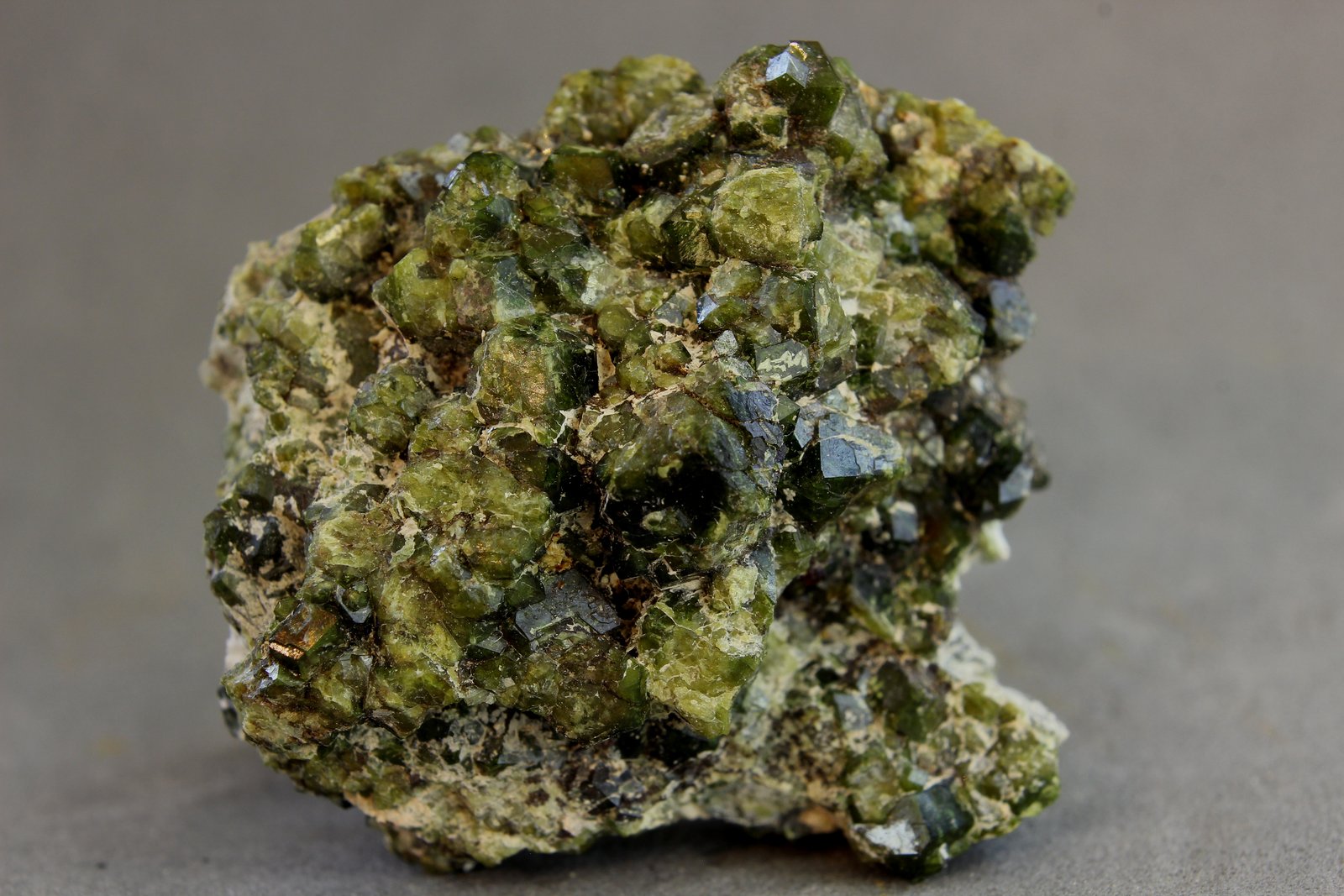 Grossularia
37X30X17 mm
(Autor: Juan Espino)