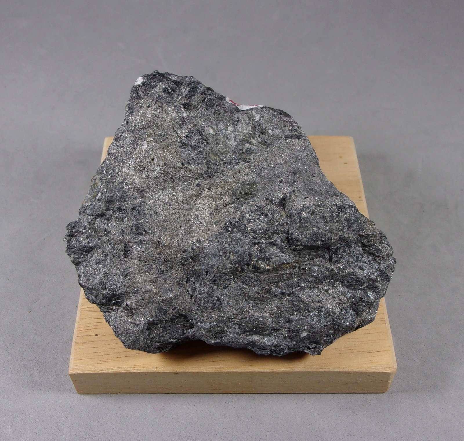 Gudmundita
8 x 7 x 3,5 cm.
(Autor: J. G. Alcolea)