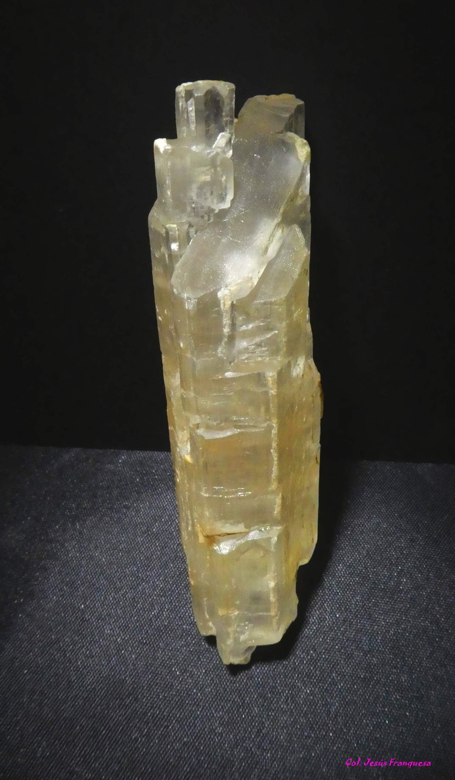 Yeso
86x28x20 mm.
(Autor: Jesus Franquesa Baucells)