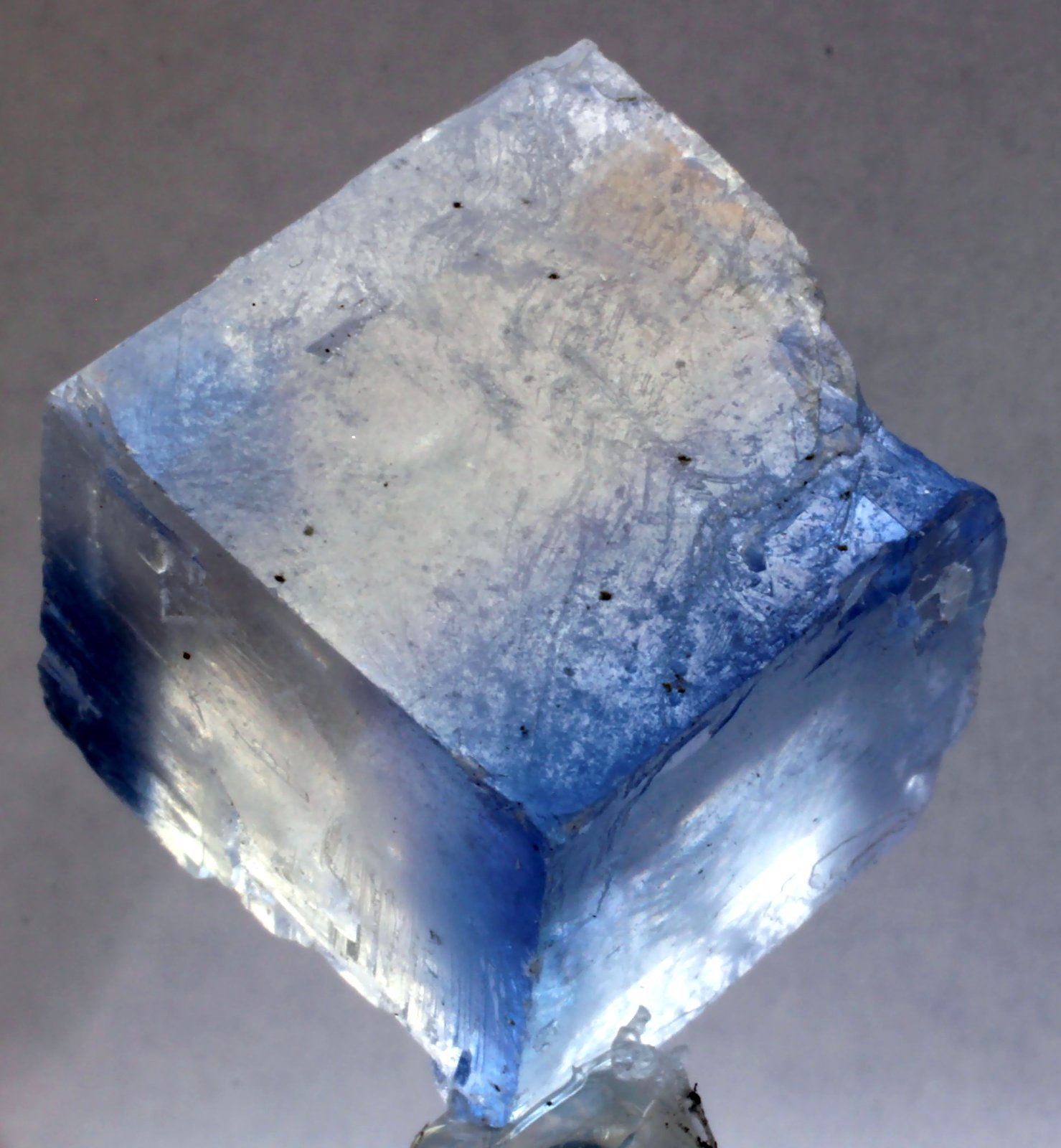 Halita
22 x 22 x 22 mm.
(Autor: José Luis Zamora)