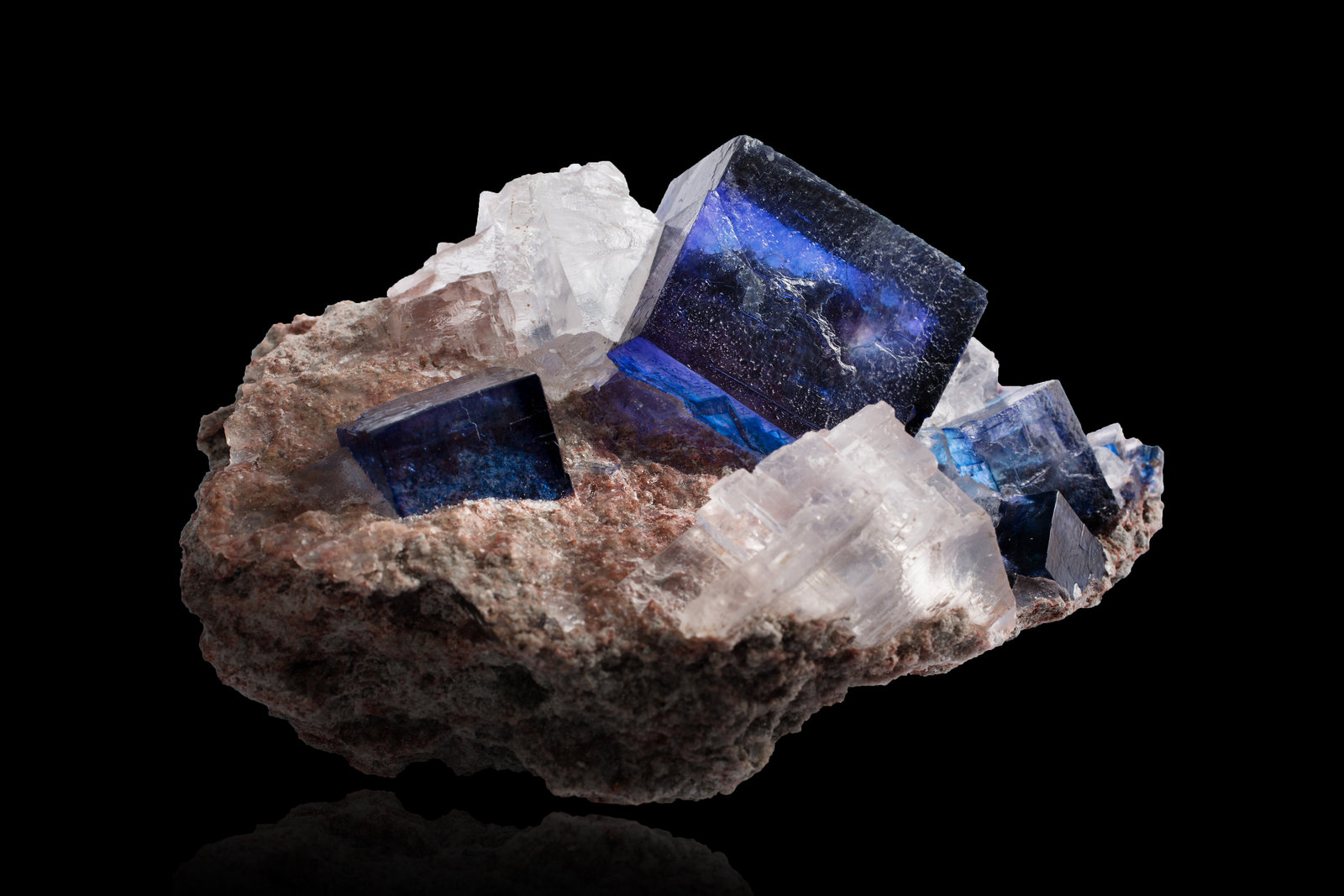 Halita con Silvita
19 x 14 x 11 cm / Cristal principal: 8.2 cm.
(Autor: Museo MIM)