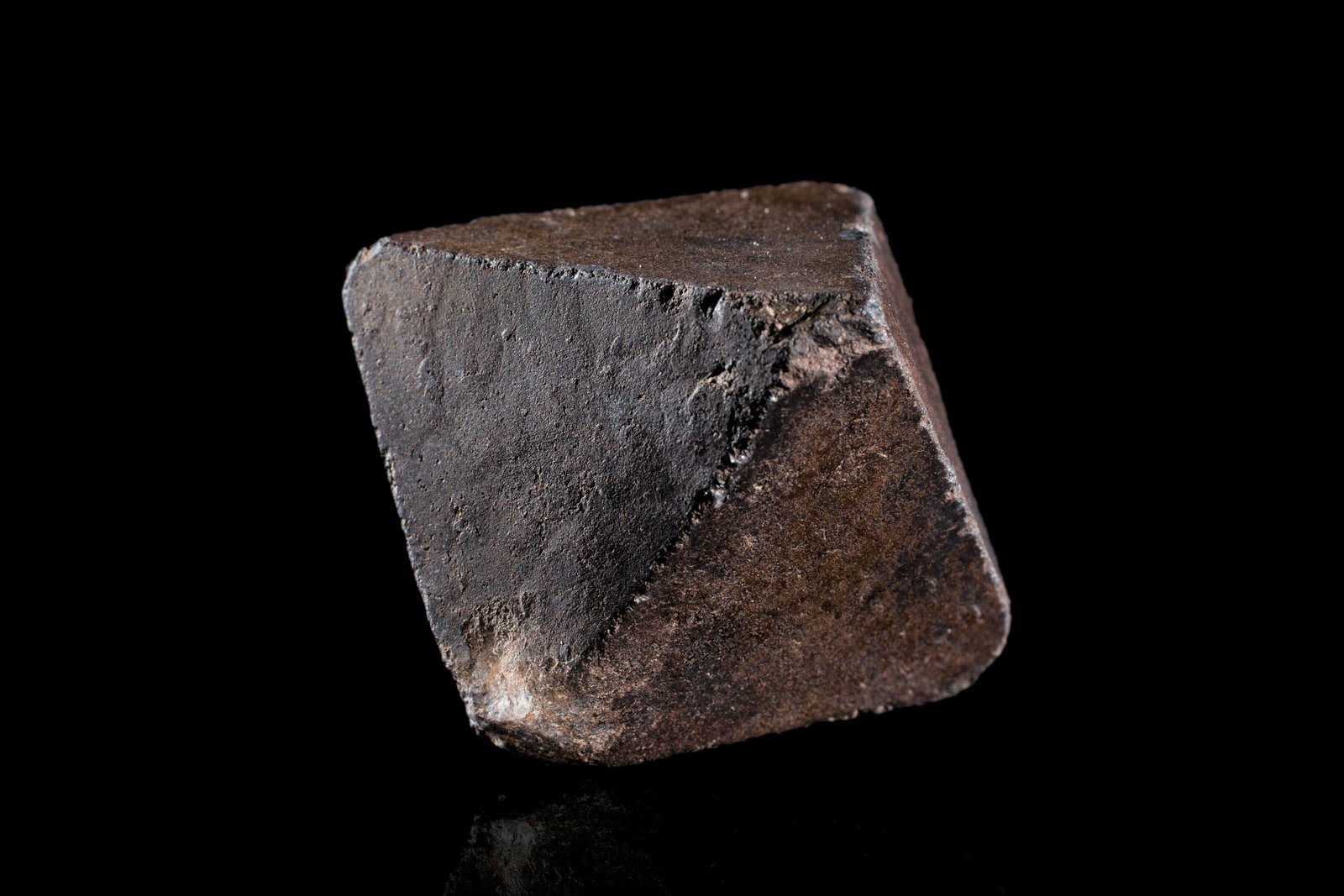 Hauerita
4 x 4 x 4 cm
(Autor: Museo MIM)