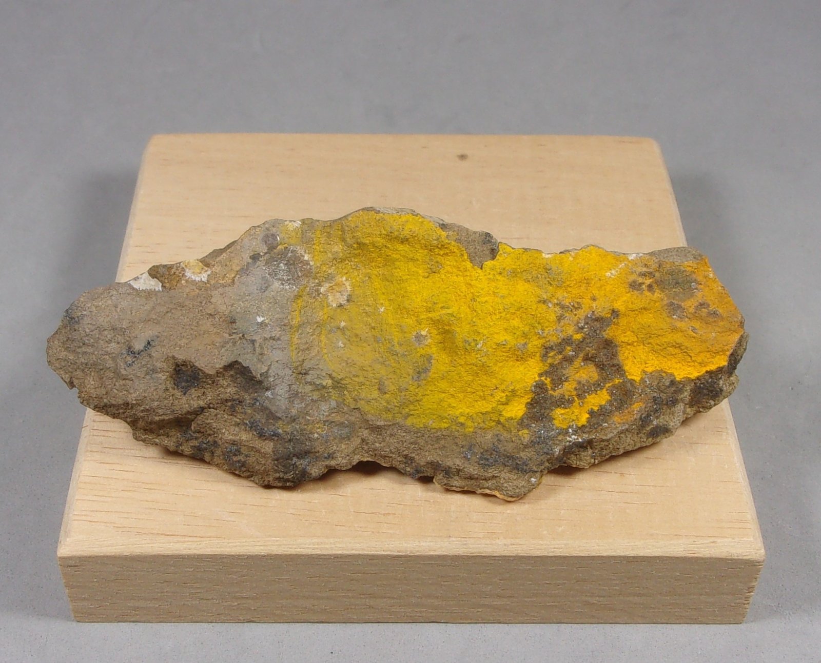 Hawleyita
8,8 x 3,3 x 2,4 cm.
(Autor: J. G. Alcolea)