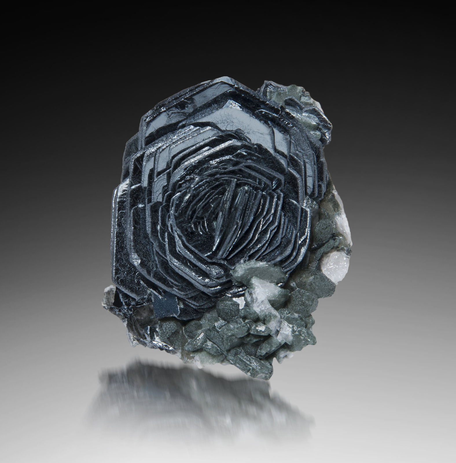 Hematites
5.5 x 4.5 x 2.5 cm / cristal principal: 3.1 cm
(Autor: Museo MIM)