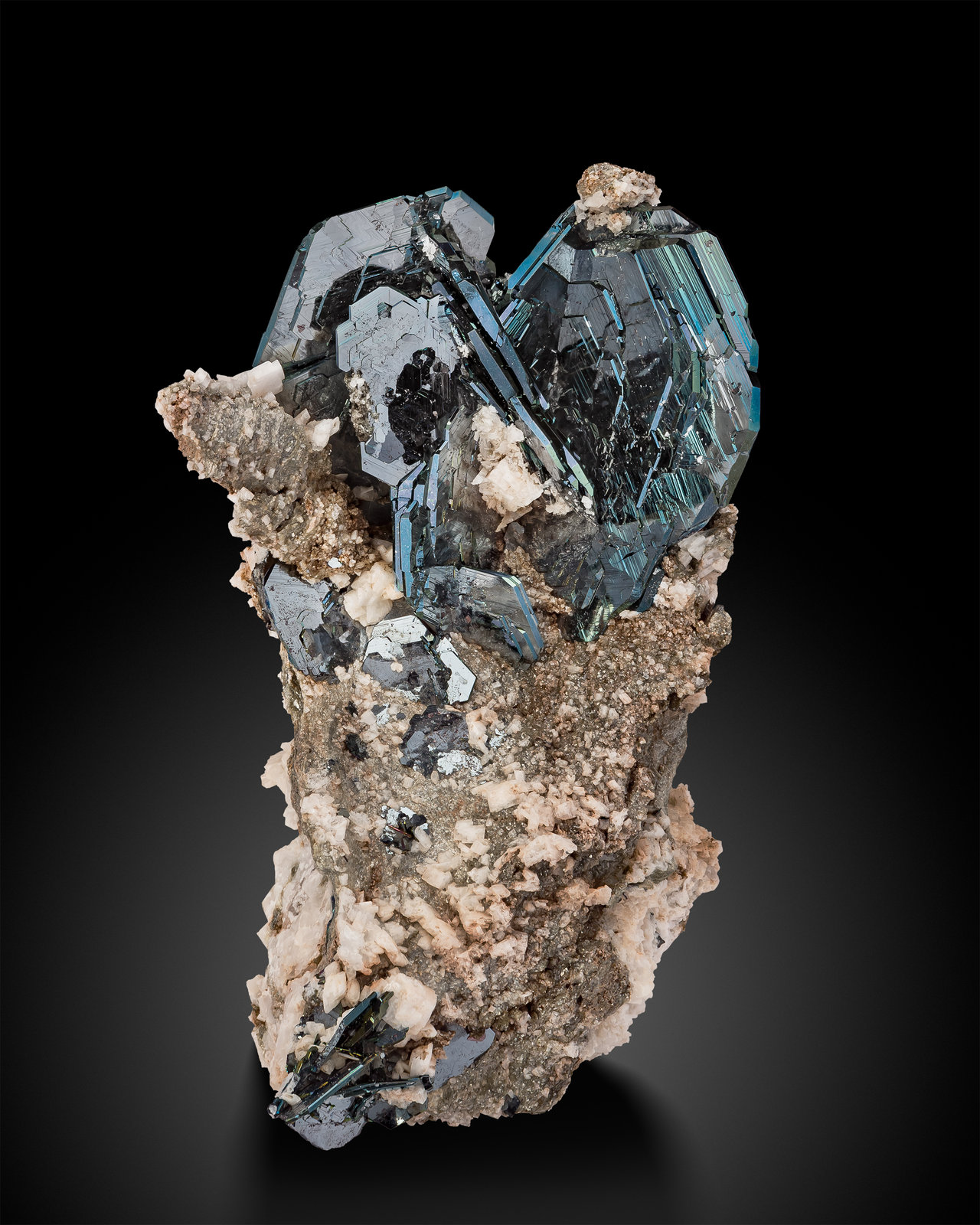 Hematites
7 x 6.5 x 12 cm / cristal principal: 5.2 cm
(Autor: Museo MIM)