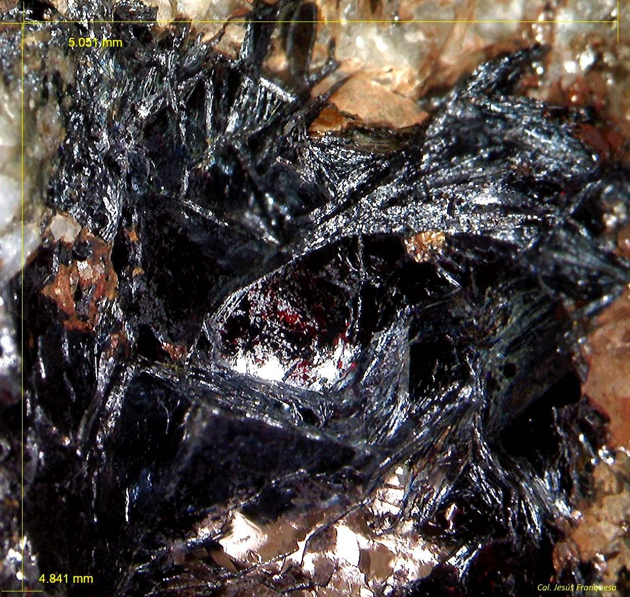 Hematites.
5´051 x 4´841 mm.
(Autor: Jesus Franquesa Baucells)