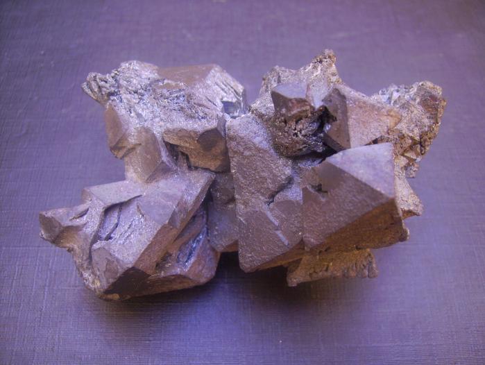 Hematites pseudo Magnetita
7,5 x 5,5 x 5 cm
(Autor: Antonio Alcaide)