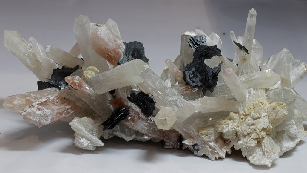 Hematites, Cuarzo
26x10 cm
(Autor: Ramon A  Lopez Garcia)