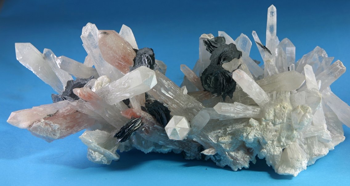 Hematites en Cuarzo
23x13 cm
(Autor: Ramon A  Lopez Garcia)