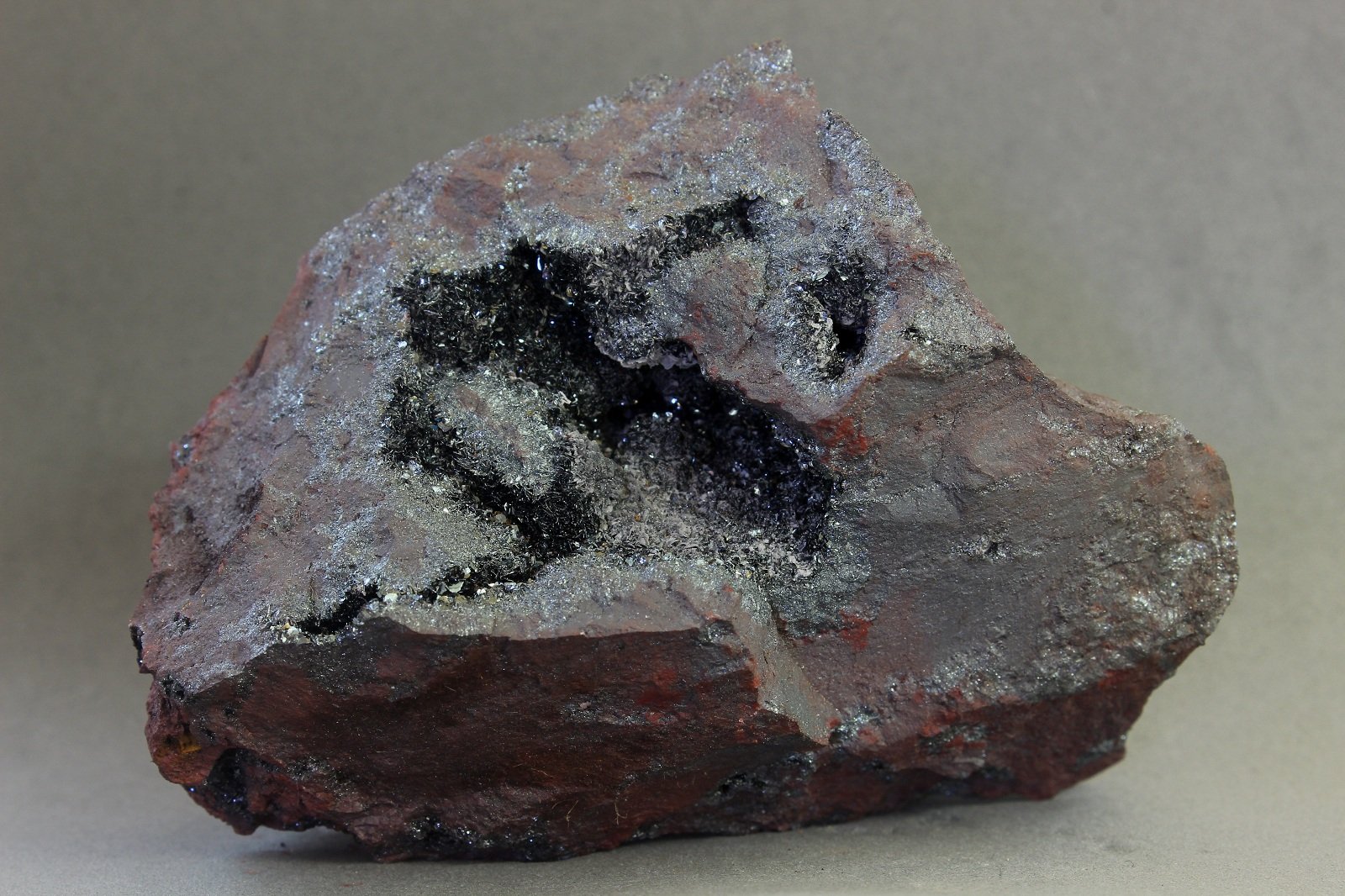 Hematites (variedad especularita)
74x46x45 mm.
(Autor: Juan Espino)